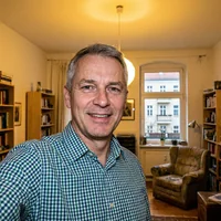 Ralf N.